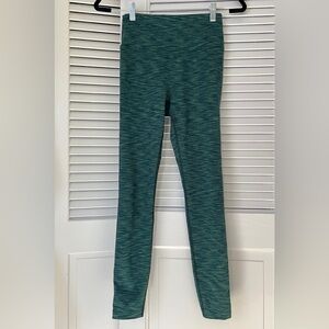 Outdoor Voices 3/4 Leggings in Heathered Green Sz S